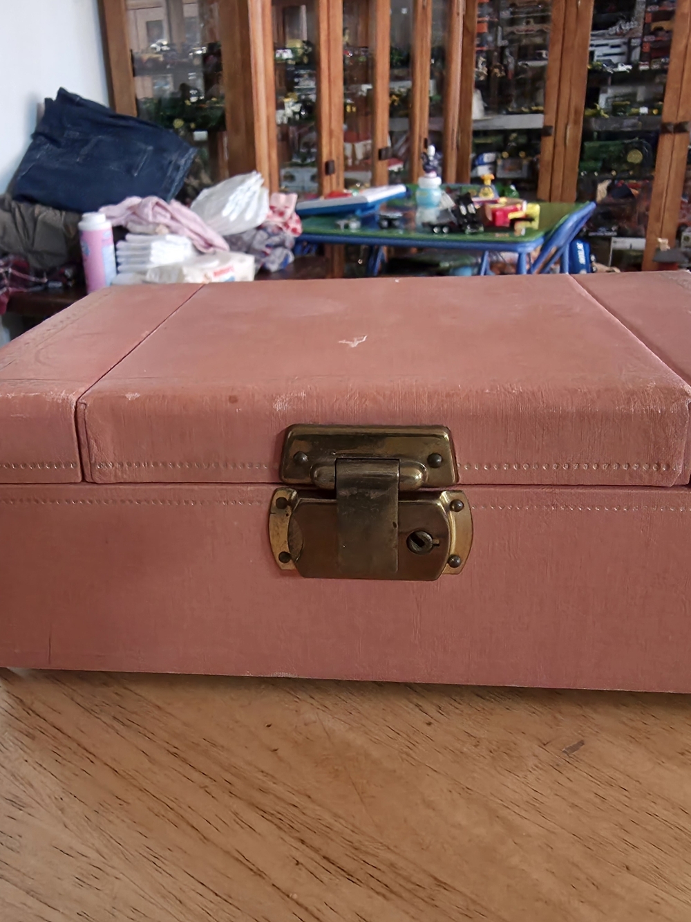 Vintage Pink Jewelry Storage Box That Plays Music with Brass Latch